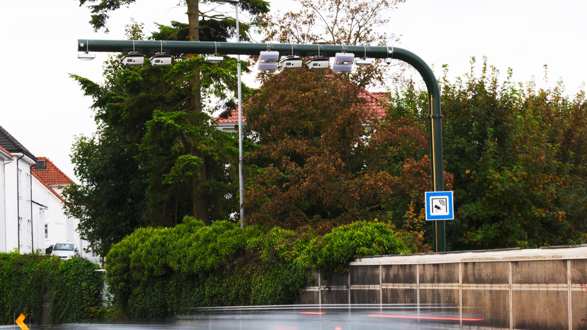 Cars that pass in the night