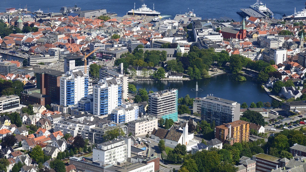 Innfører strenge regler for ansatte