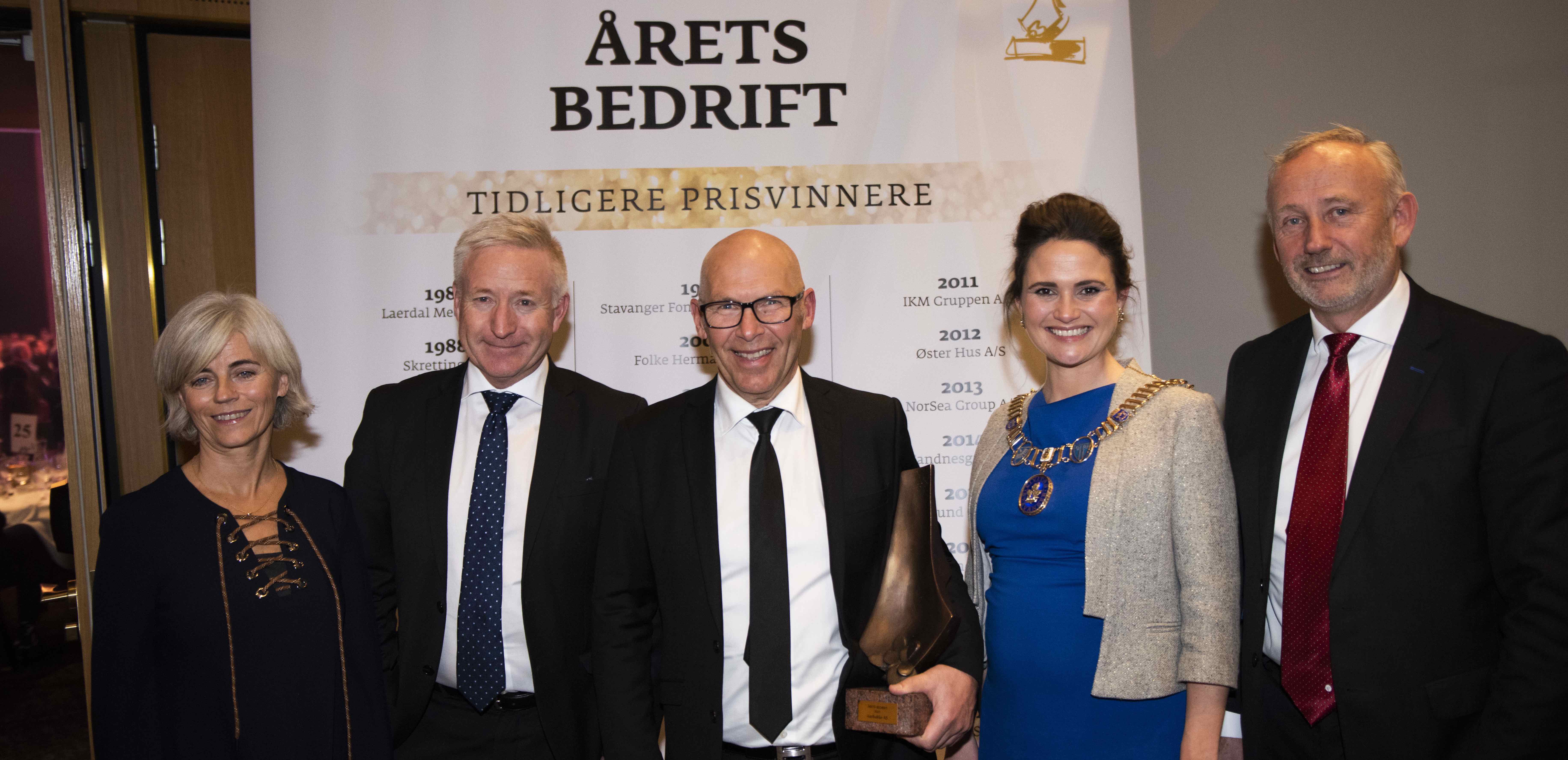 Hvem bør vinne prisen «Årets bedrift»?